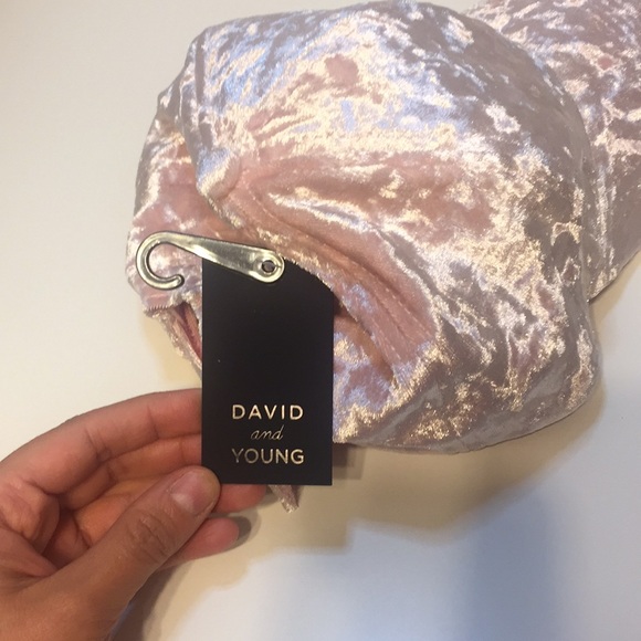 David & Young Crushed Velvet Cap Blush - Picture 5 of 5